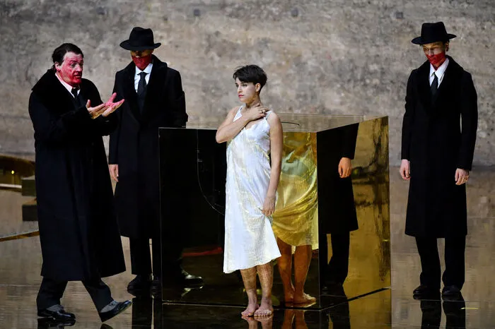 Grigorian, die bereits im Vorjahr bei den Festspielen als Marie im "Wozzeck" einen großen Eindruck hinterlassen hatte, ist nun bei ihrem Rollendebüt die Salome unserer Zeit schlechthin ...