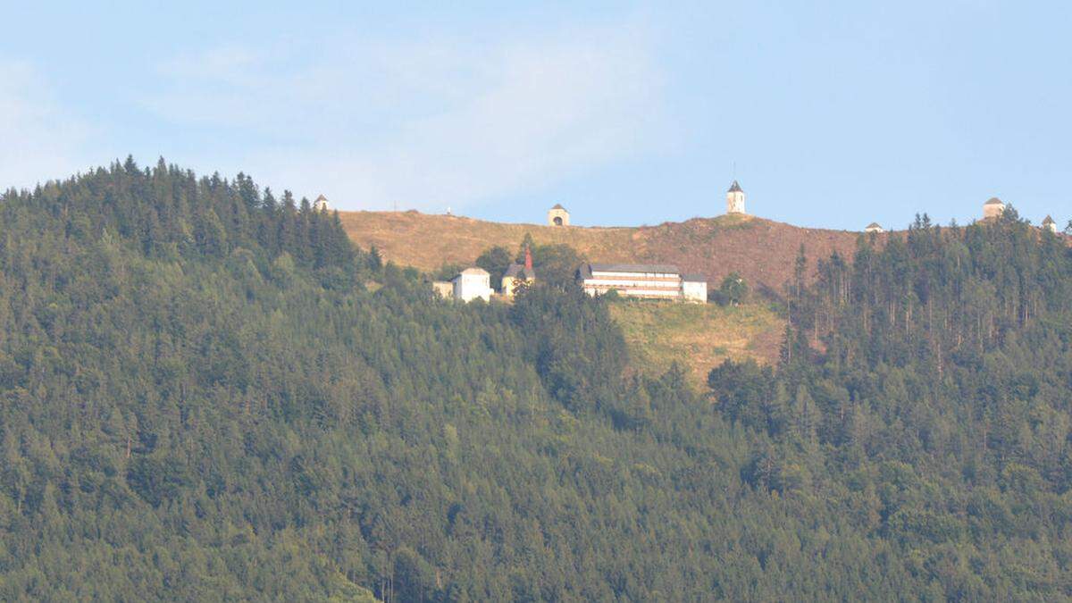 Die Besucher des Kulms müssen sich nicht mehr mit dem Blick von unten zufrieden geben. Es steht fest: Wanderwege, Kreuzweg und die Kapelle zu Mariabrunn sind wieder begehbar