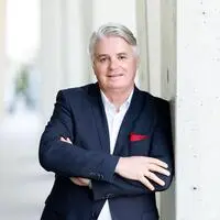 Toni Ferk hat einen kaufmännische Background und hat sich vor 21 Jahre selbständig gemacht