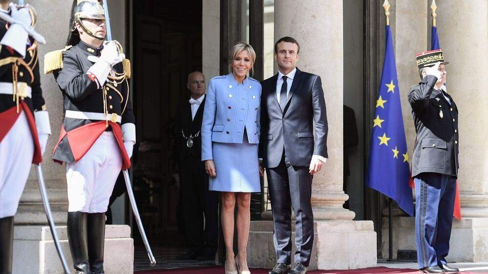 Macron mit seiner Ehefrau Brigitte