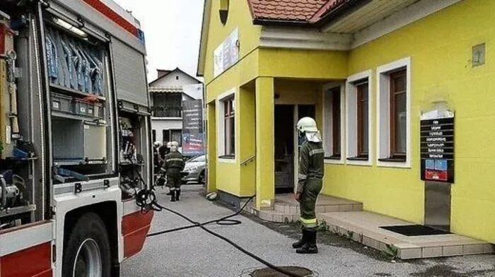 In diesem Geschäft für Textildruck legte der 71-Jährige das Feuer