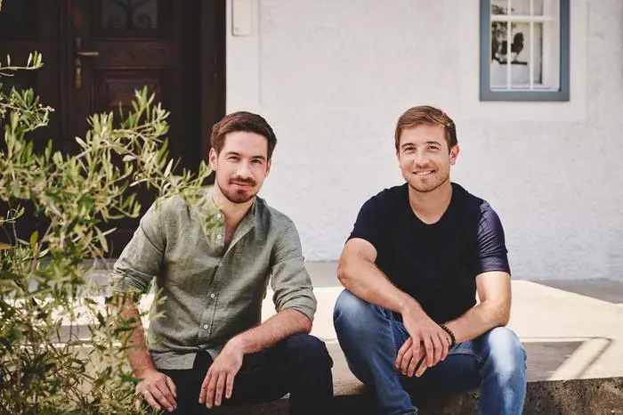 Andreas und Alexander Sattler waren mit ihrem „Cuvée weiß Südsteiermark DAC Ried Pfarrweingarten Fassreserve 2017“ erfolgreich