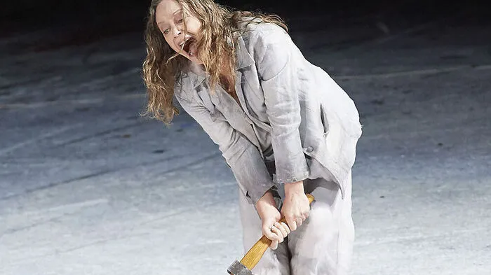 Dürstet nach Rache: Elektra (Evelyn Herlitzius) in Manfred Trojahns "Orest" in Wien