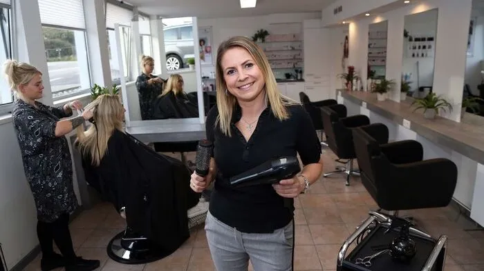 Tanja Wulz (vorne) und Mitarbeiterin Julia Mayer
