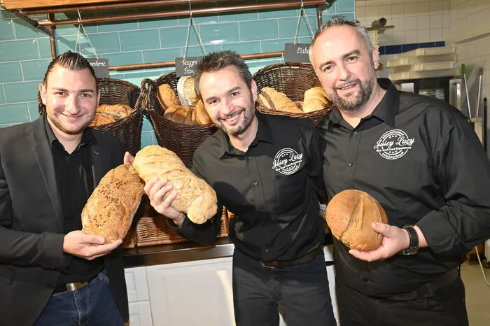 Porcia-Center-Leiter Thomas Grasser mit Daniel Ramsbacher und Christian Kalt, das Brot wird selbst im Haus gebacken.