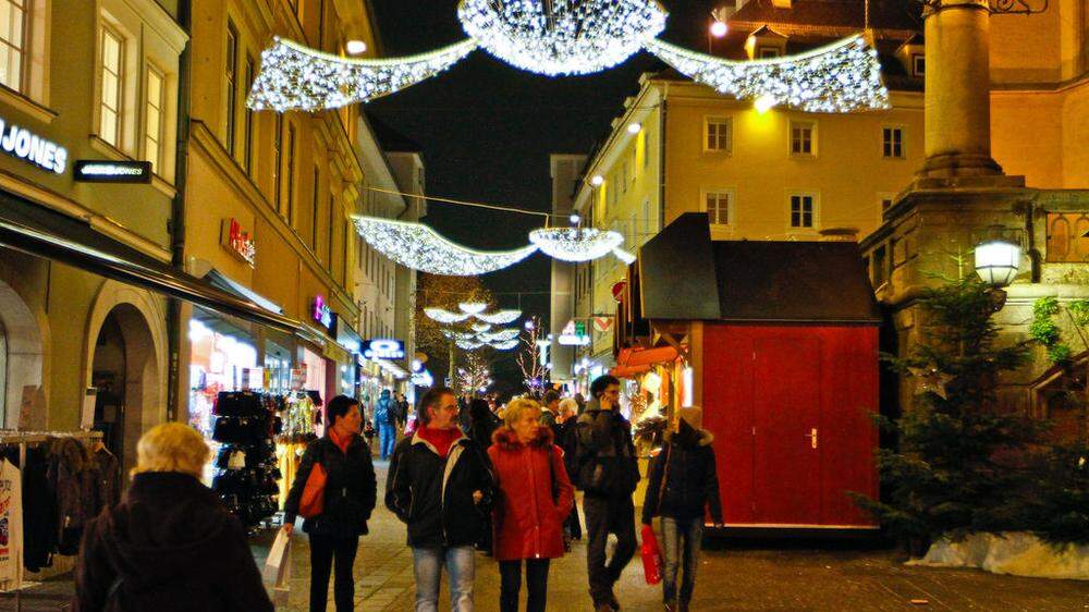 Der Adventmarkt in Villach hat auch am Heiligen Abend bis 19 Uhr geöffnet