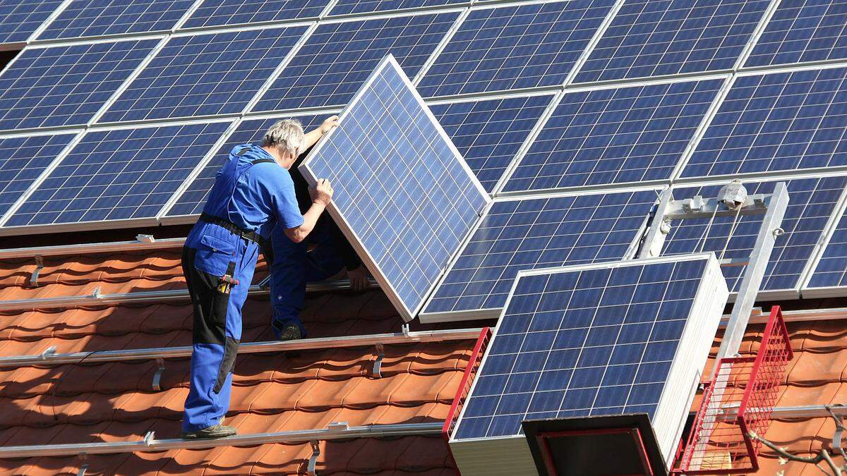 Derzeit muss man sich beim Errichten einer PV-Anlage auf lange Wartezeiten einstellen.