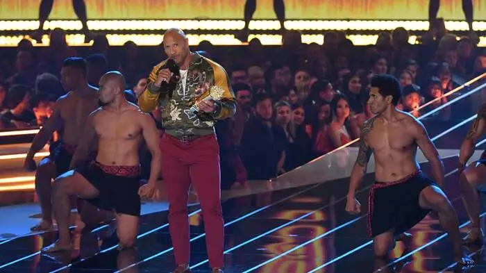 Dwayne Johnson bekam bei der Gala in der Nacht zum Dienstag in Los Angeles den Generation-Award für sein Lebenswerk. «Das mächtigste, was wir machen können, ist, wir selbst zu sein», sagte der Action-Star in seiner Dankesrede.