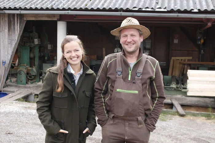 Hoagascht Moderatorin Christina Ömmer mit Gerald Tappler