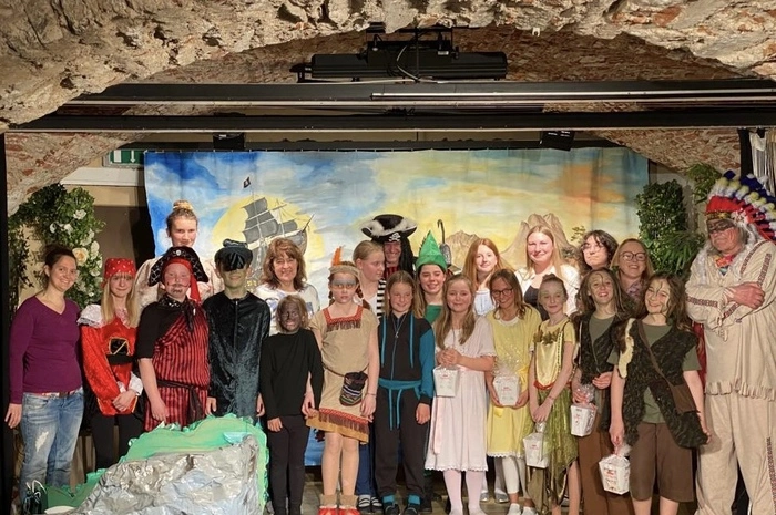 Mit viel Leidenschaft und Herz ist es der Regisseurin Nadine Kleinferchner und ihrem Team gelungen, Kinder und Jugendliche für das Theater zu begeistern.