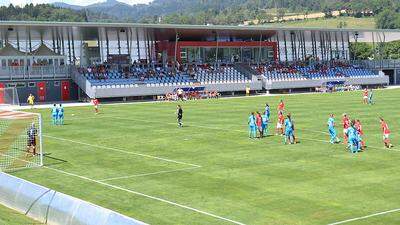 Länderspiel in St. Veit. Österreichs U 17- Frauenteam verlor am Donnerstag in der Jacques Lemans-Arena gegen die Sloweninnen mit 0:1 