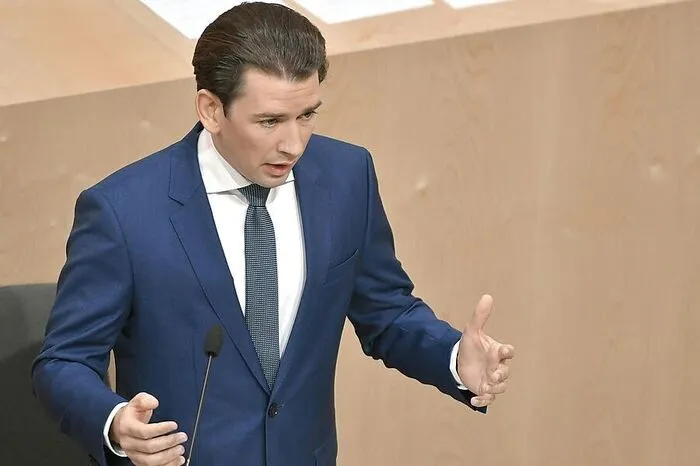 "So wahr mir Gott helfe." Sebastian Kurz (ÖVP), jetzt wieder Bundeskanzler, geht es mit den Grünen um die Schöpfung.