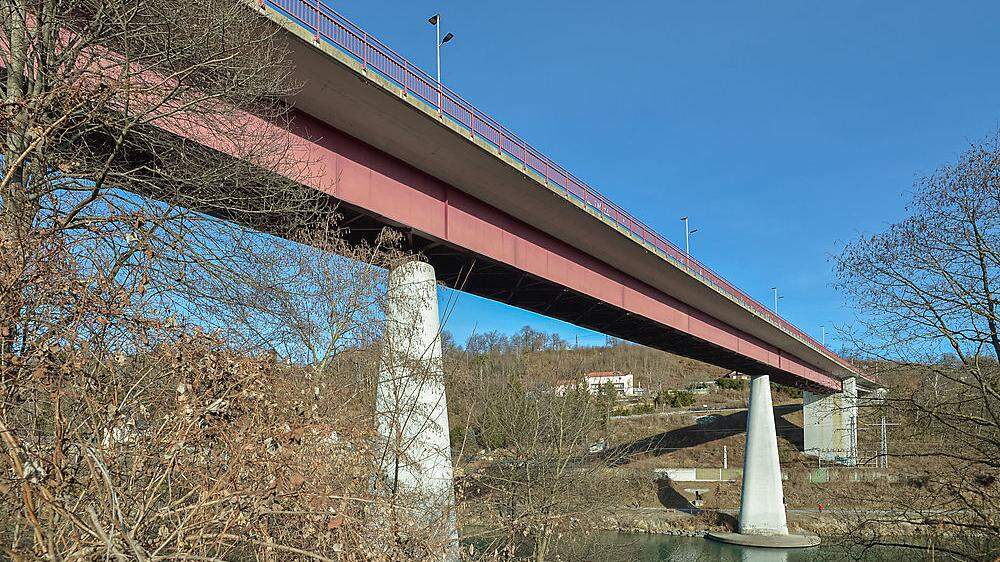 Die Rennsteiner Brücke im Norden von Villach wird ab April saniert und für den Verkehr gesperrt