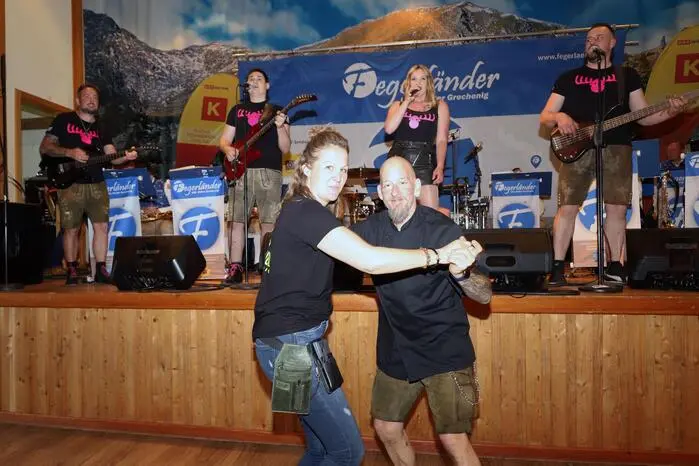 Bei der Partyband „Die ELCHOS“ wurde auch schon getanzt!