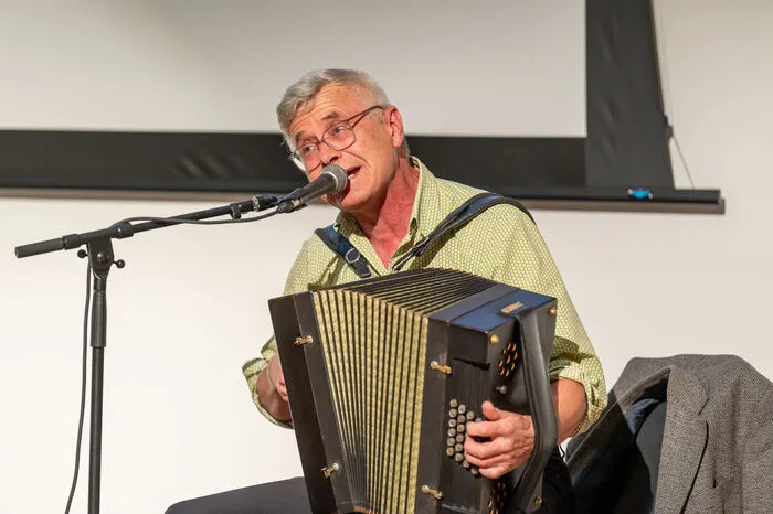 Musiker Lothar Lässer sorgte für die musikalische Untermalung. 