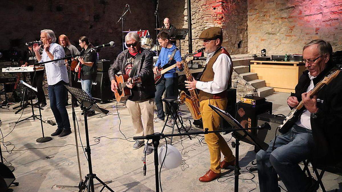 Auch &quot;BürgerMeixner & Friends&quot; treten am 31. August auf der Burg Obervoitsberg auf