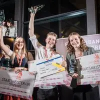 Sarah Sorger (Hotel-Rezeption), Paul Wiedemair (Küche, Almfamily Hotel Scherer, Obertilliach) und Carolin Rathmann (Restaurant-Service, Hotel Jungbrunn) 