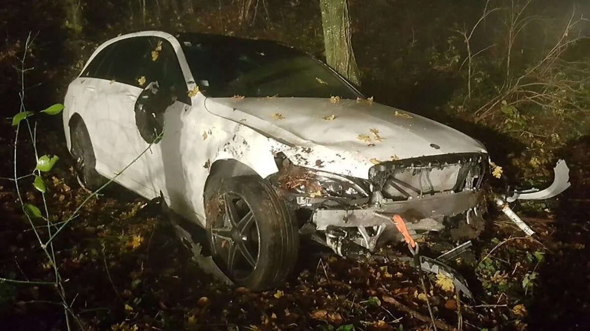 Eine entgegekommende Pkw-Lenkerin konnte dem Unfallfahrer gerade noch ausweichen. Sie alarmierte die Einsatzkräfte