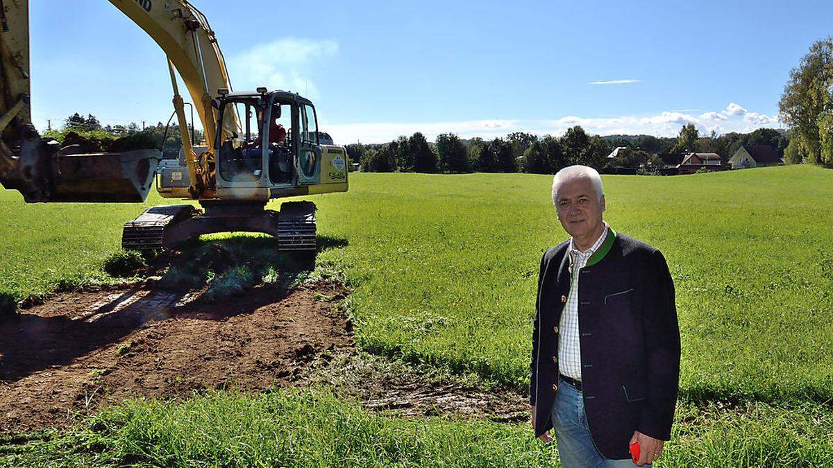 Bürgermeister Helmut Leitenberger lässt in der alten Hermann-Kaserne archäologische Sondierungen durchführen