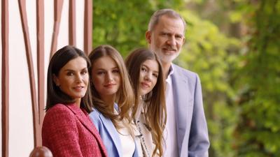 Felipe und Letizia mit Töchtern Leonor und Sofia