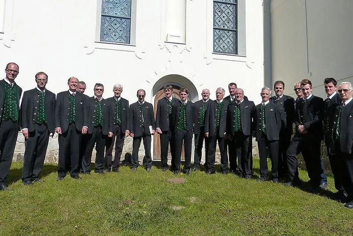 Erste Vorentscheidung, 13. Oktober, Festsaal Rathaus Kötschach-Mauthen. Die besten Chöre singen im Finale am 17. November. Einlass 18 Uhr, Eintritt frei, Start 19.30 Uhr. Radio Kärnten überträgt ab 19.30 Uhr live.Publikumsvoting: Halbe Stunde nach letztem Chor über „www.kaernten.orf.at“.