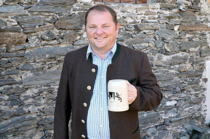 Burgherr Dietmar Messner (Foto) konnte am Samstag beim Burgfest unter anderen Landtagsabgeordneten Günter Leikam, Bürgermeister Klaus Köchl, Mediziner Wolfgang Hofmeister, FF Liebenfels-Kommandanten Hubert Galler sowie den ehemaligen ÖSV-Vizepräsidenten Toni Leikam willkommen heißen. 