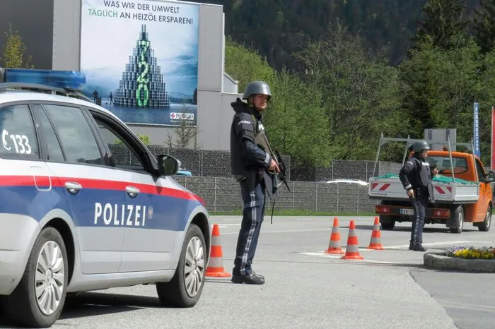 Die Polizei sperrte den Ortskern großräumig ab.