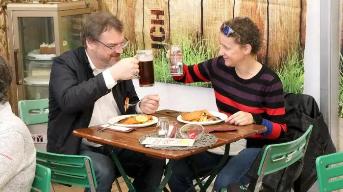 Die gemütliche Atmosphäre im kleinen Festzelt schätzen die Wiesnbesucher im „Steyrerhof“-Zelt.