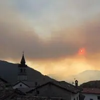Brand bei Tolmezzo von Illegio aus gesehen