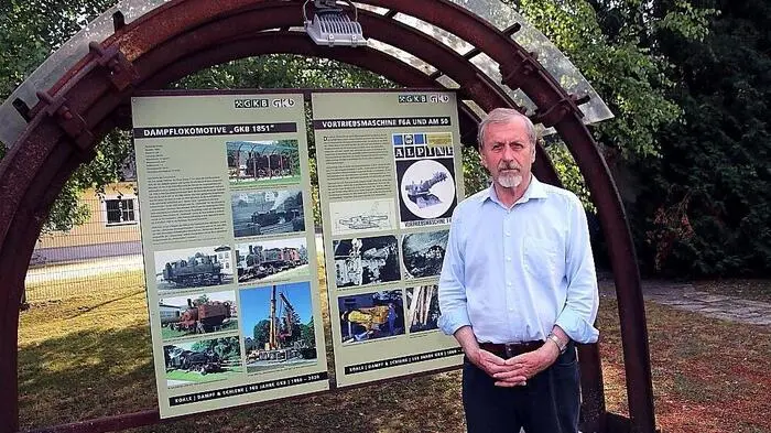 Historiker Ernst Lasnik auf dem Wanderweg in Bärnbach