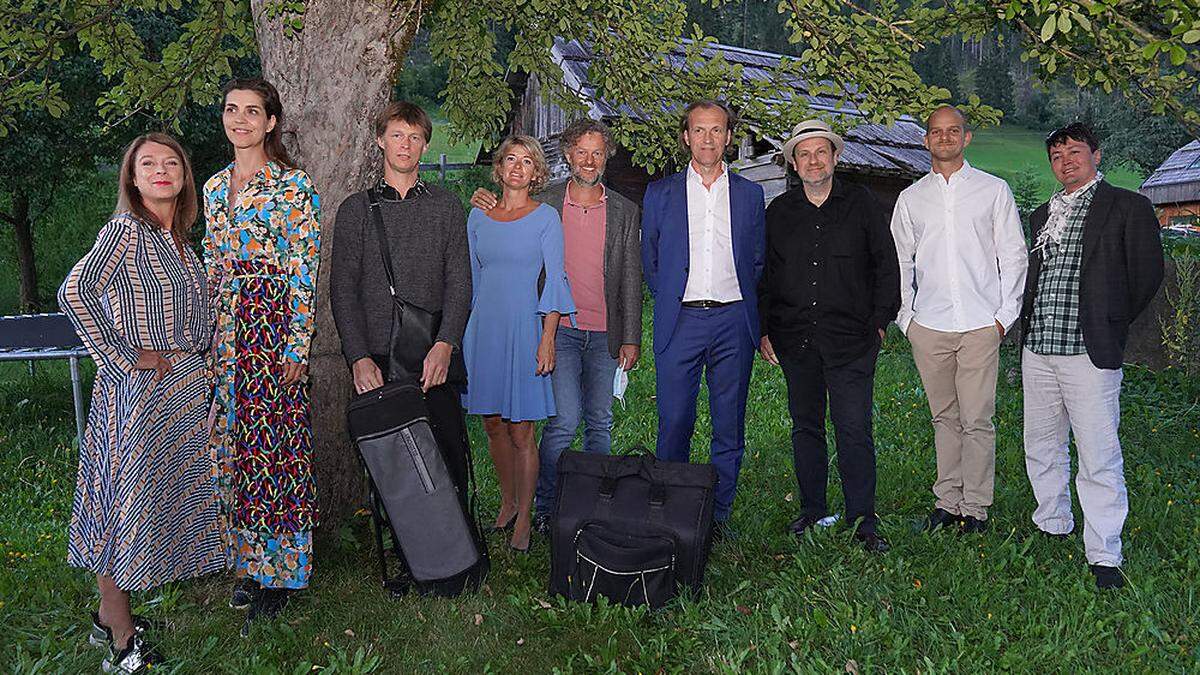 Bettina Schülke, Petra Seiser, Sebastian Gürtler, Daniela und Christian Knaller, Tommaso Huber, Georg Breinschmid, Christoph Zimper, Patrick Chan (von links)