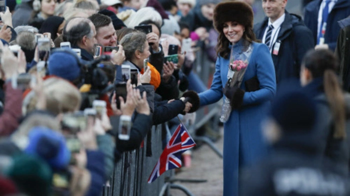 Nach ihrem Besuch in Schweden sind am Donnerstag Prinz William und seine Frau Kate in Norwegen eingetroffen.