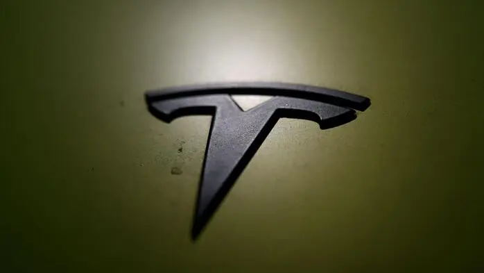 Auch Tesla ist betroffen: Fast drei Millionen Autos müssen zum Rückruf 