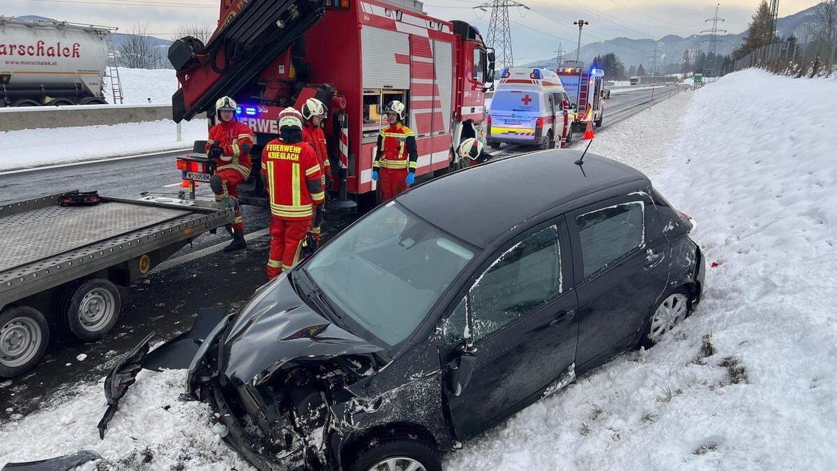 Die Lenkerin trug beim Unfall Verletzungen unbestimmten Grades davon