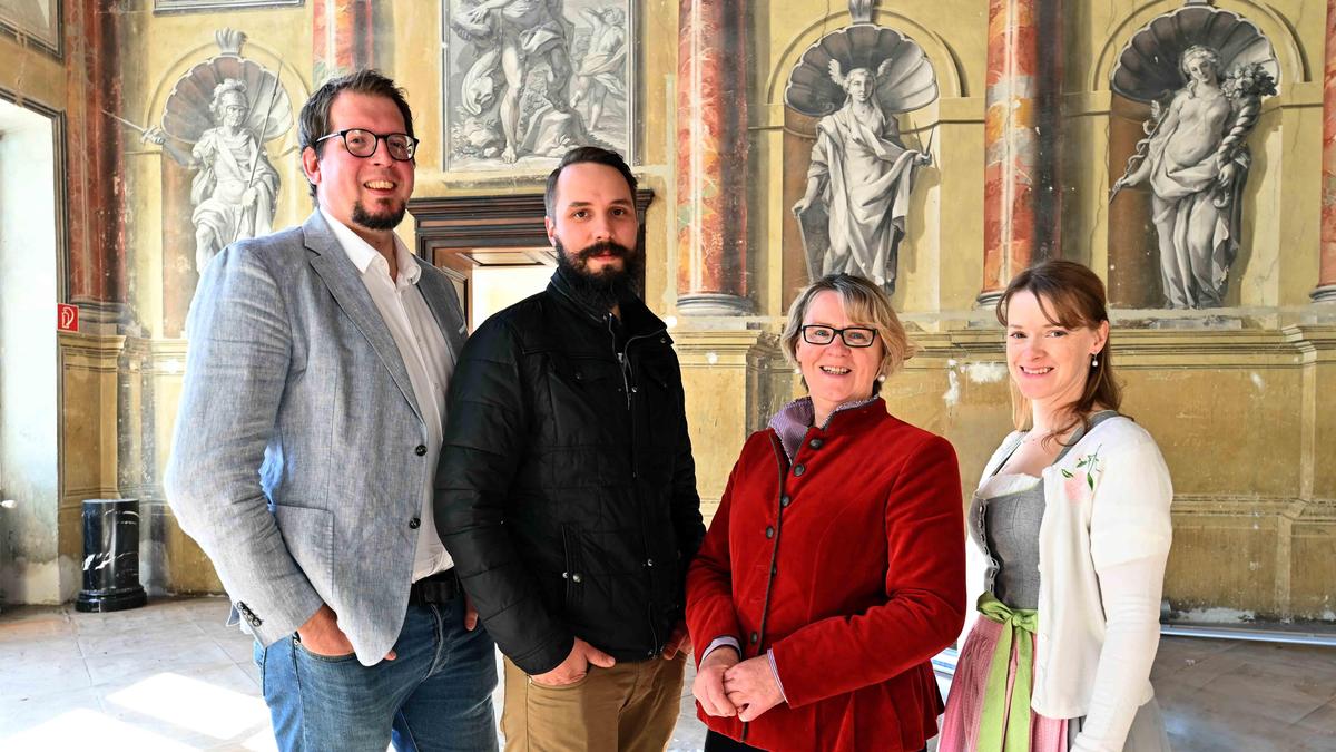 Thomas Zwittnig, Patrick Wigoutschnig, Elisabeth und Natascha Thaler (von links) vom Schloss Töscheldorf 