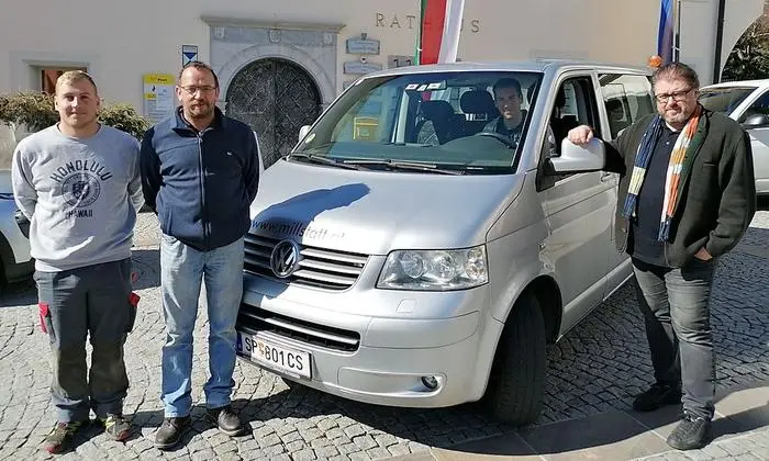 Sie werden in Millstatt zustellen: Hannes Weinbrenner, Gerold Esterl und Hannes Zeber mit Vizebürgermeister Michael Printschler