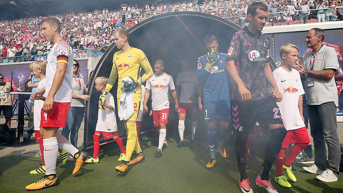 Die Nachwuchsspieler dürfen nicht mit Red Bull Leipzig einlaufen