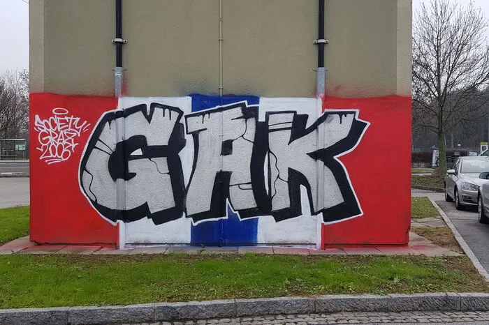 Sprayaktionen verdeutlichen die rote Dominanz im Grazer Norden