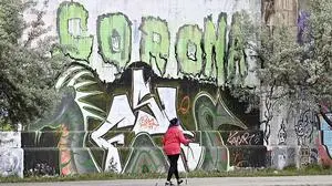 Das Gros der neuen Fälle dürfte zu einem großen Cluster gehören, der Verbindungen zwischen den Post-Verteilungszentren, dem Flüchtlingsheim Erdberg und einem derzeit geschlossenen Kindergarten aufweist