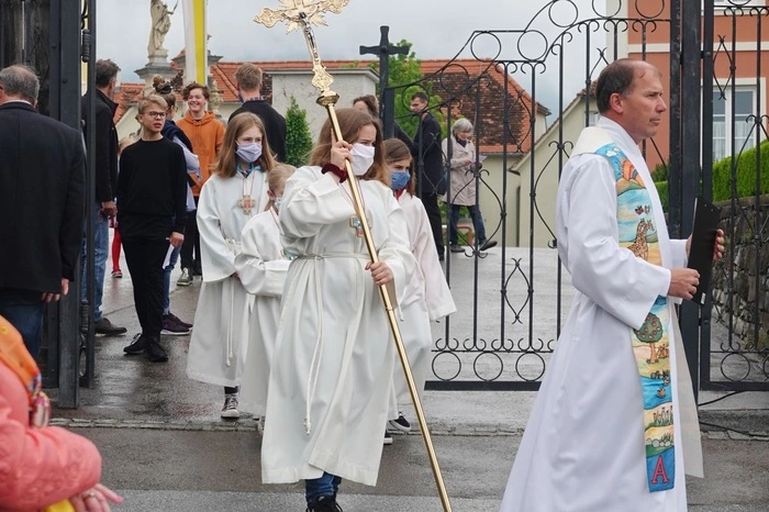Pfarrer Toni Herk-Pickl segnete die Papst-Franziskus- Nische.