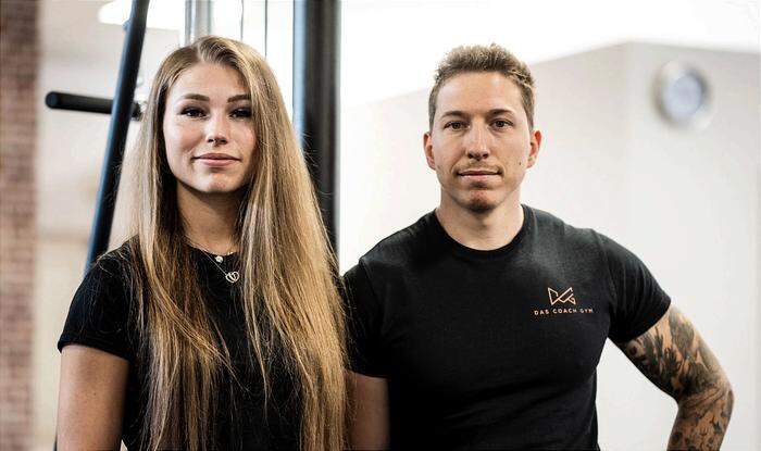 Katharina Reinhart (23), Manuel Schmiedt (25), Fitnesstrainer und Inhaber des "Coach Gym", Studenten