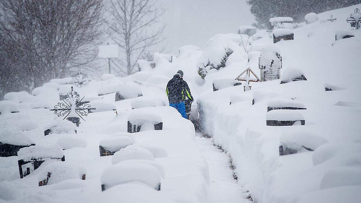 Notfalls sollen die Pfarren den Friedhof im Winter sperren, rät jetzt die Diözese nach OGH-Urteil