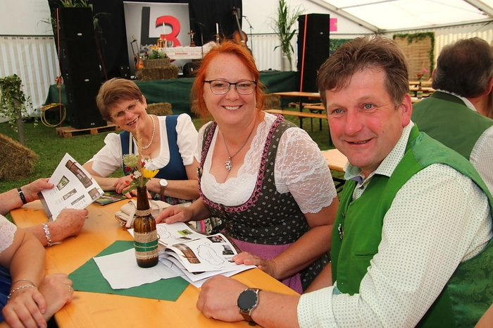 Beim abschließenden Frühschoppen, der auch von vielen ehemaligen Landjugendmitgliedern besucht wurde, sorgte die Gruppe „Ligist 3“ für Musik und beste Stimmung.