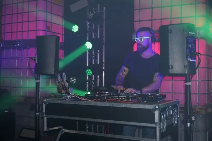 Für die Musik sorgte DJ Robert Hitch.