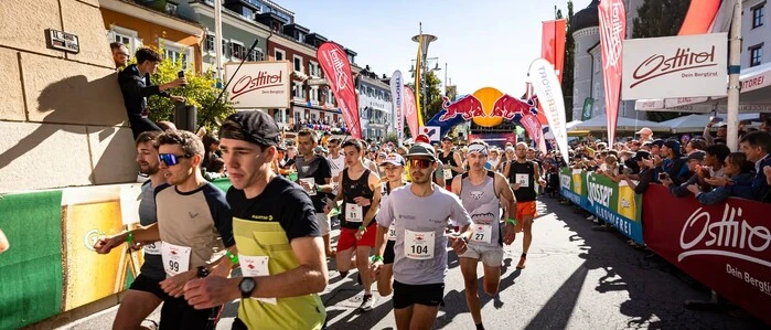 Bergläufer starten am Lienzer Hauptplatz ins Rennen
