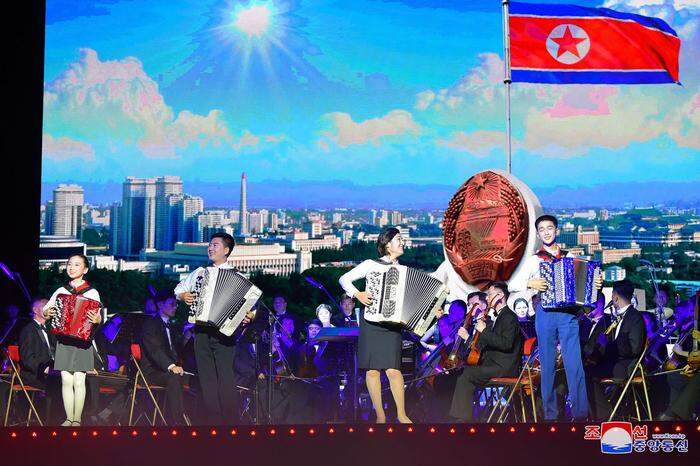 Feierlichkeiten zum 76. Gründungstag der regierenden Arbeiterpartei in Pjöngjang