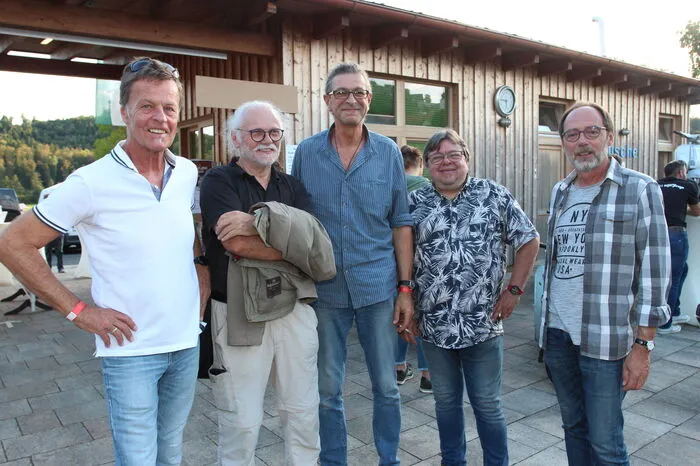Die Old School Basterds.