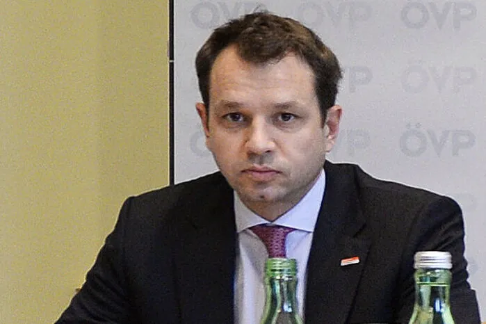 Replik von Schmid an den Bundeskanzler nach dessen beruhigenden Worten zu den Aufsichtsratposten.
