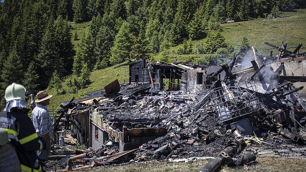 Ein Übergreifen der Flammen auf die Alexanderhütte konnte verhindert werden