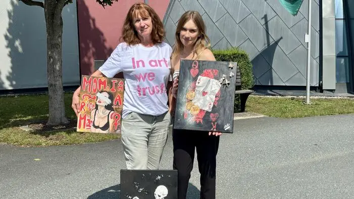 Zwei Generationen, eine gemeinsame Ausstellung: Eva Surma und ihre Enkelin Lea Eder präsentieren im GÄZ Großklein Texte und Bilder